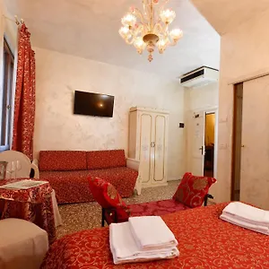 Casa Martini Konukevi