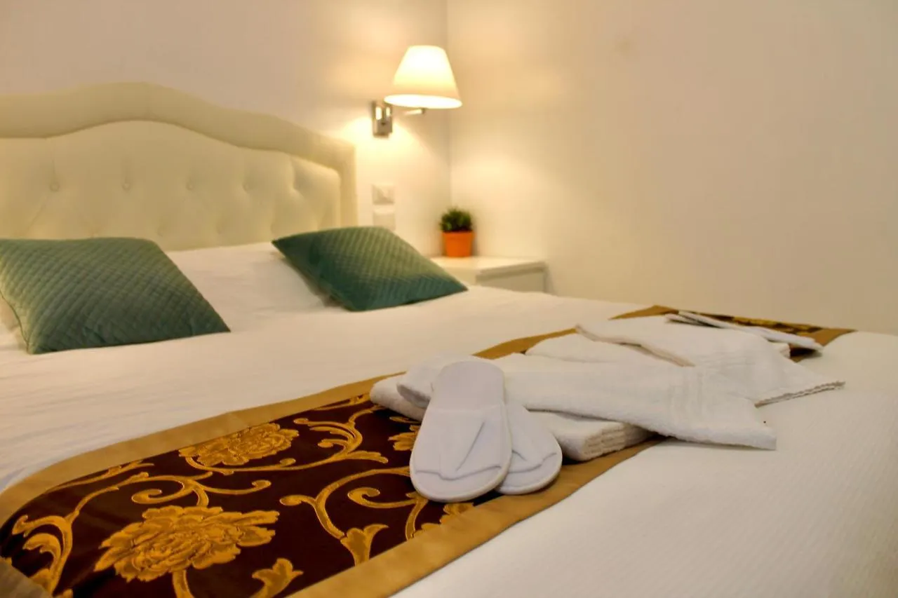 **  Hotel 900 Toscana Florence Italy